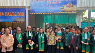 Foto bersama usai peresmian gedung gereja di Depok