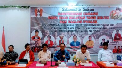 Mantan Bupati Nias, Sokhiatulo Laoli beri pemaparan dalam konfercab GMNI Nias Selatan