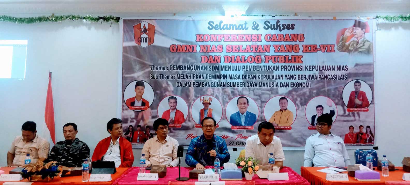 Mantan Bupati Nias, Sokhiatulo Laoli beri pemaparan dalam konfercab GMNI Nias Selatan