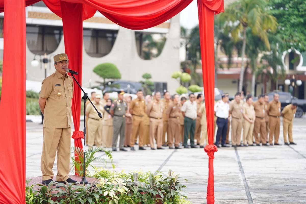 Gubernur Syamsuar beri amanat pada apel ASN Pemprov Riau. (riau.go.id)