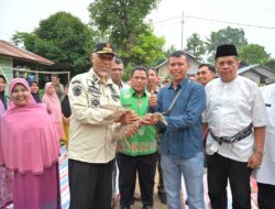 Gubernur Bantu Warga Payakumbuh dan Limapuluh Kota dengan Ternak dan Alsintan