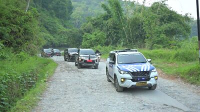 Jalan 1.000 Lubang Akhirnya Ditambal Pengusaha Tambang, Lareh Sago Halaban ke Lintau Berangsur Mulus