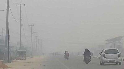 Kabut asap menyelimuti hampir semua provinsi di Sumatera. (kompas.com)