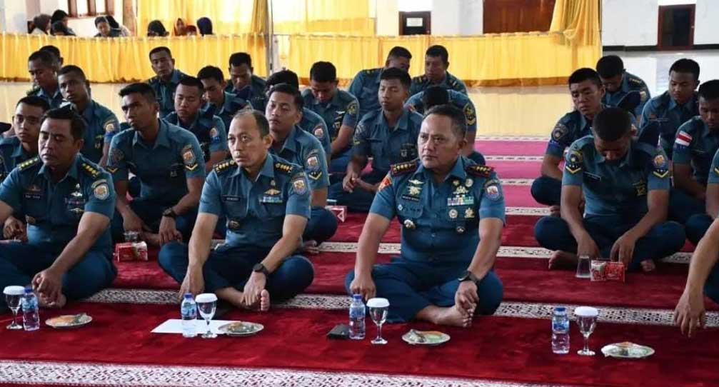 Jajaran Lantamal VIII peringati Maulid Nabi Muhammad SAW di Masjid Amirul Bahri