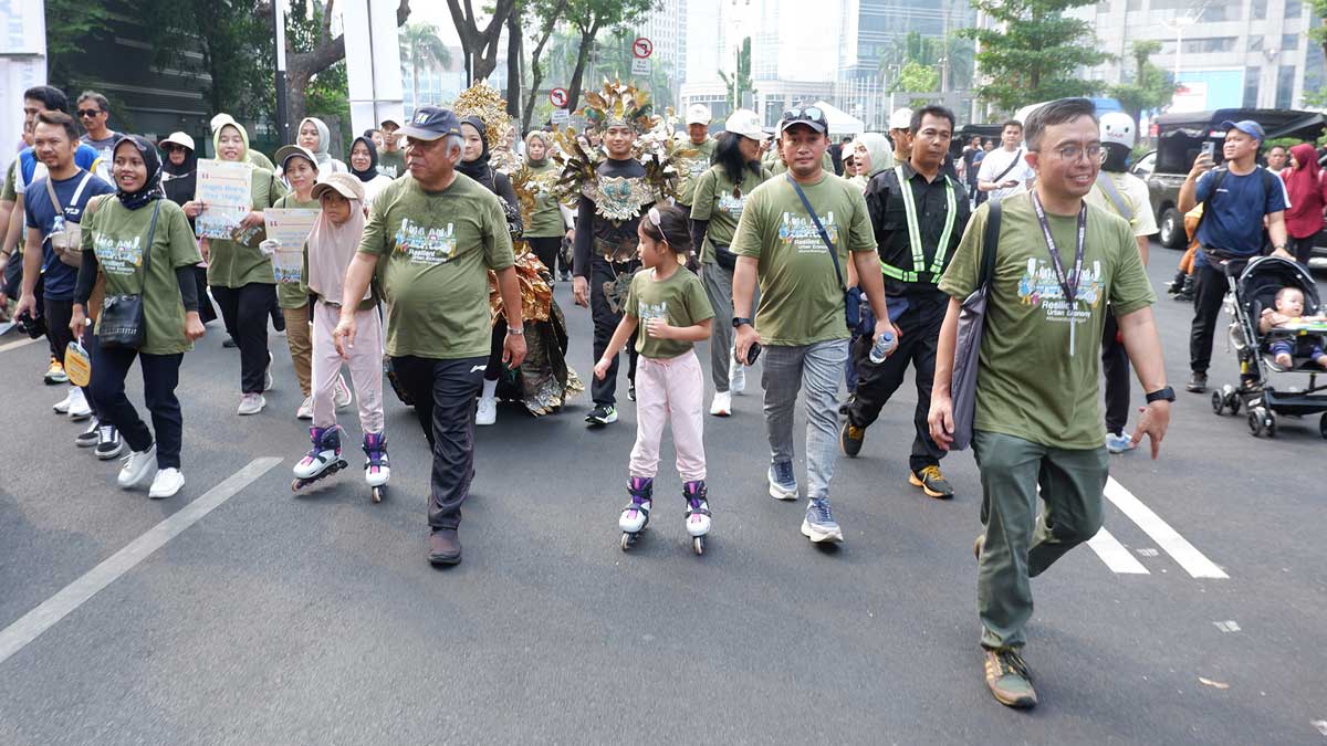 Menteri PUPR Basuki Hadimuljono di acara fun walk Hari Habitat Dunia 2023