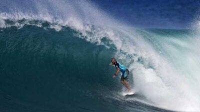 Miliki 32 Spot untuk Surfing, Kunjungan Wisatawan Asing ke Mentawai Terus Meningkat