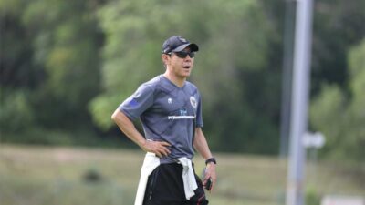 Shin Tae-yong pimpin latihan timnas Indonesia di Brunei. (pssi)