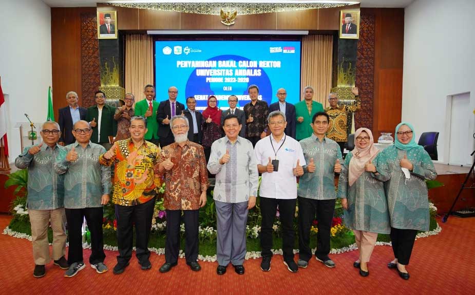 Foto bersama usai penyaringan calon Rektor Universitas Andalas