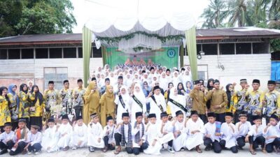 Foto bersama di sela wisuda tahfidz di Guguak