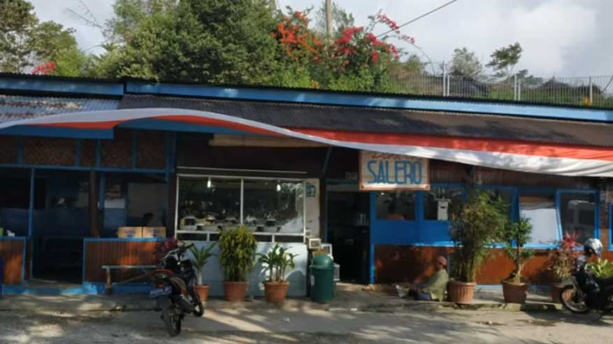 Rumah Makan Pondok Salero di Sukarami, Kecamatan Gunung Talang, Kabupaten Solok