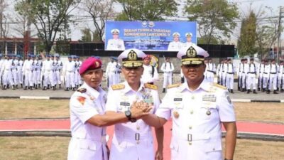 Salam komando usai serah terima jabatan