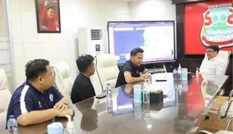 Pertemuan manajemen Sulut United dengan Wali Kota Manado.