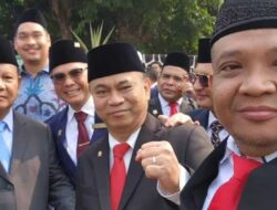Sempat Heboh Isu Tampar dan Dicekik, Prabowo dan Wamentan Kompak di Lubang Buaya 7 Sempat Heboh Isu Tampar dan Dicekik, Prabowo dan Wamentan Kompak di Lubang Buaya