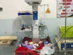 Bayi Asal Padang Pariaman Alami Gizi Buruk, Dirawat di Rumah Sakit Achmad Mochtar, Keluarga Berharap Uluran Tangan Dermawan, Ini Nomor yang Bisa Dihubungi, Tolonglah Dunsanak Kita Ini 10 Bayi Asal Padang Pariaman Alami Gizi Buruk, Dirawat di Rumah Sakit Achmad Mochtar, Keluarga Berharap Uluran Tangan Dermawan, Ini Nomor yang Bisa Dihubungi, Tolonglah Dunsanak Kita Ini