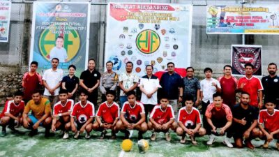 Foto bersama usai pembukaan turnamen futsal