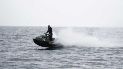 Wagub Sumbar arungi Samudera Hindia dengan jetski. (pemprov)