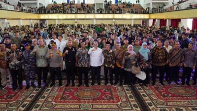 Menko Polhukam, Mahfud MD bersama pimpinan dan mahasiswa Unand