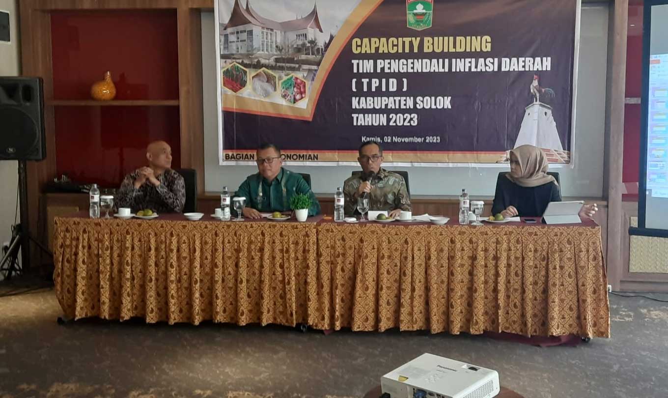 Para narasumber capacity building TPID beri pemaparan