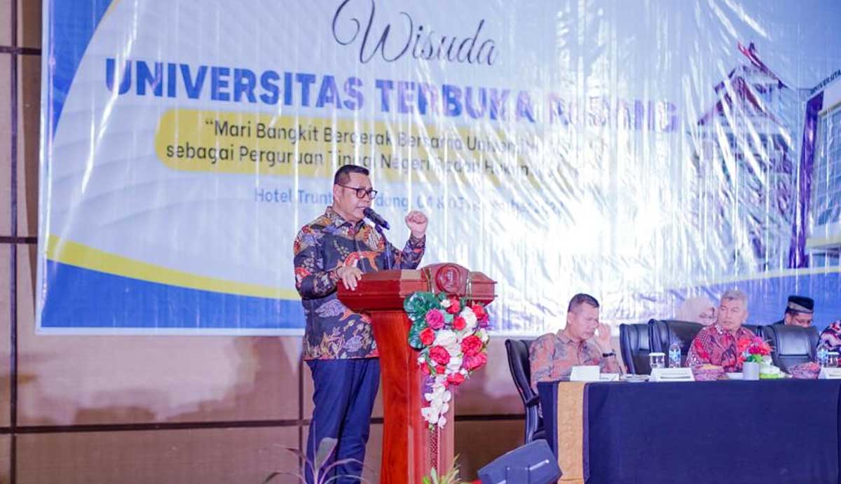 Bupati Epyardi Asda sampaikan orasi ilmiah