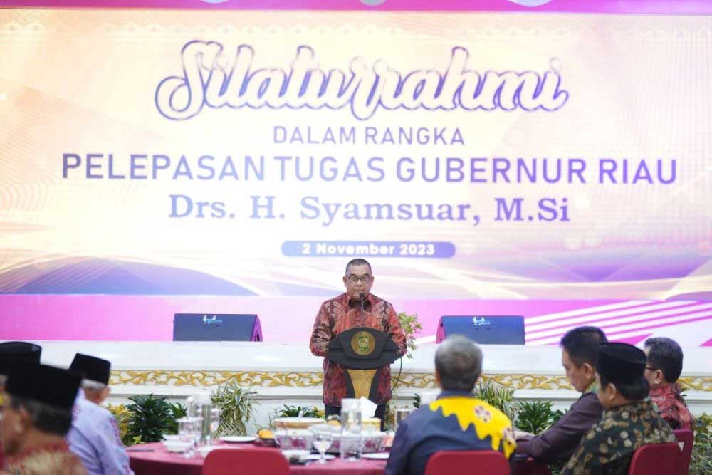 Wagub Riau beri sambutan saat melepas Gubernur Syamsuar. (riau.go.id)