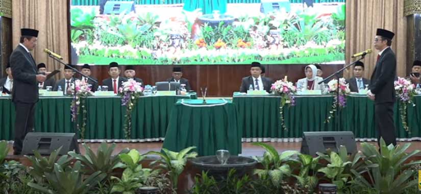 Ketua Majeli Wali Amanat Universitas Andalas lantik Efa Yonnedi jadi Rektor Unand periode 2023-2028.