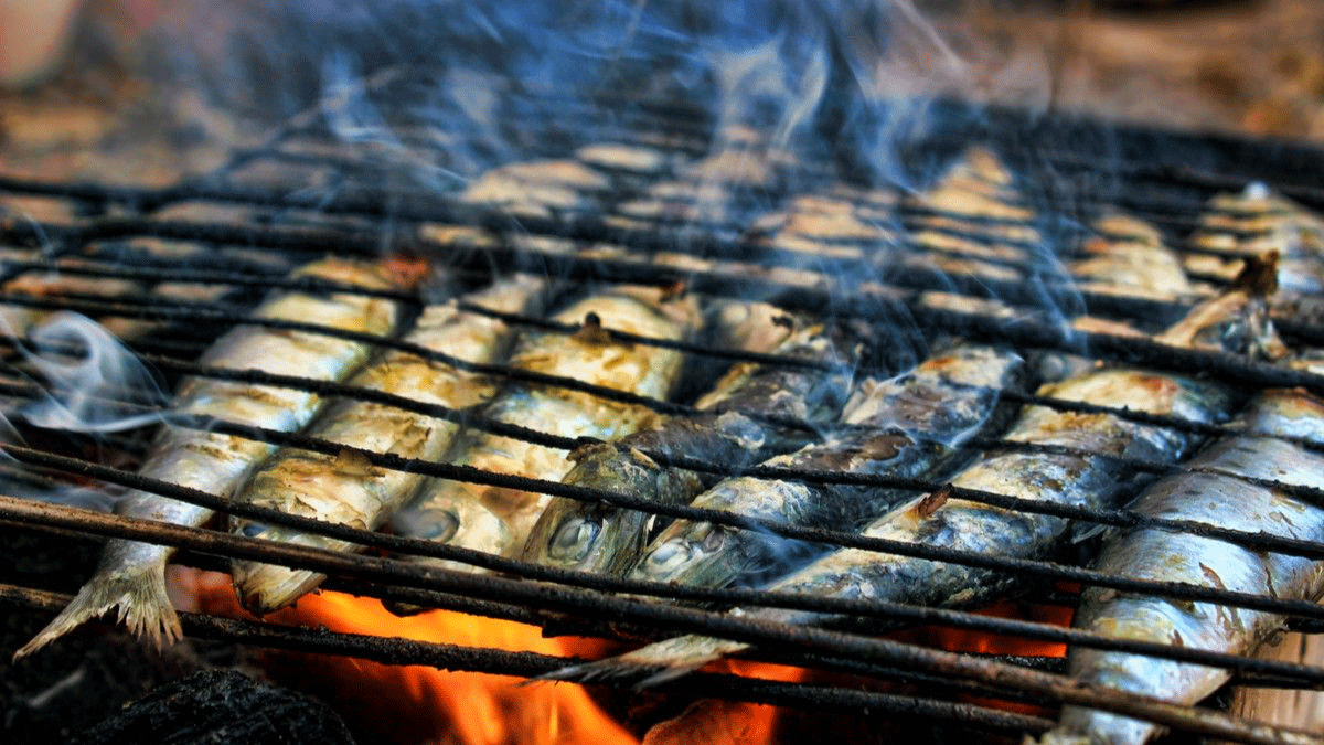 Bakar ikan biasanya jadi bagian dari tradisi menyambut tahun baru