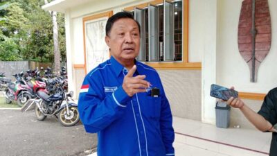 Edward Zega berikan keterangan pada wartawan