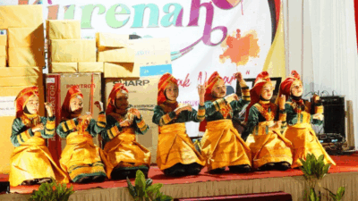 Penampilan kesenian tradisional saat penutupan Festival Kurenah Bungo Tanjung. (prokopim)