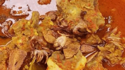 Hidangan gulai kambing khas Minang yang lezat
