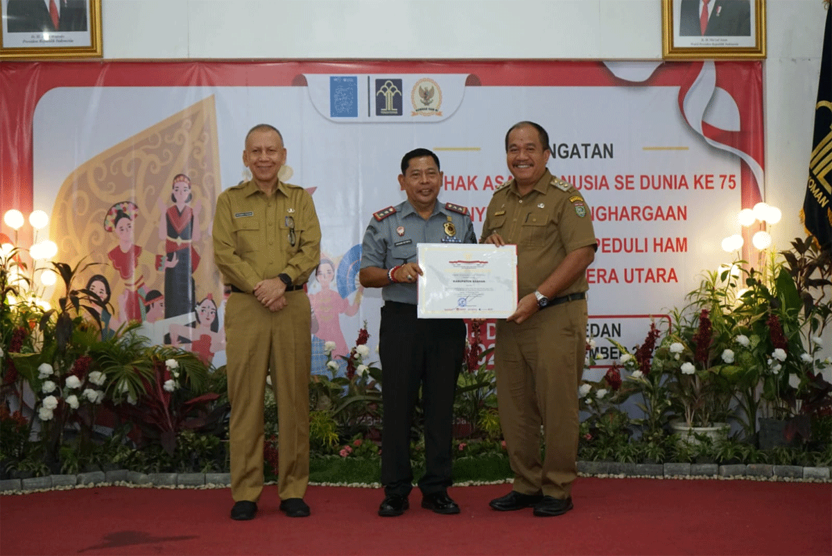 Wakil Bupati Asahan terima penghargaan dari Kanwil Kemenkum HAM Sumatera Utara