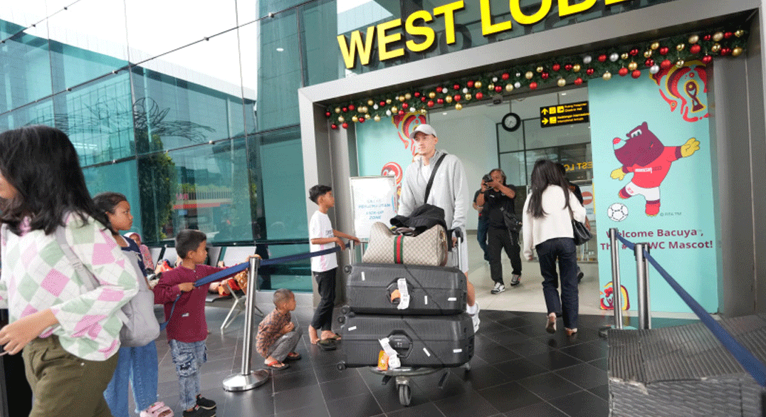 Jay Idzes tiba di Jakarta. (pssi)
