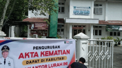 Urus akta kematian di kantor lurah saja. (kominfo)