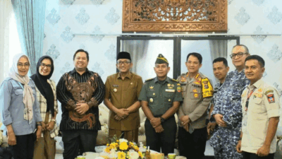 Wali Kota Padang dan jajaran bersama Konsulat Amerika Serikat untuk Sumatera. (humas)