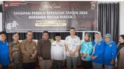 Foto bersama usai sosialisasi pemilu yang diadakan KPU Kota Solok.