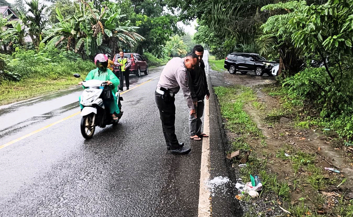 Polisi olah di TKP di lokasi kecelakaan