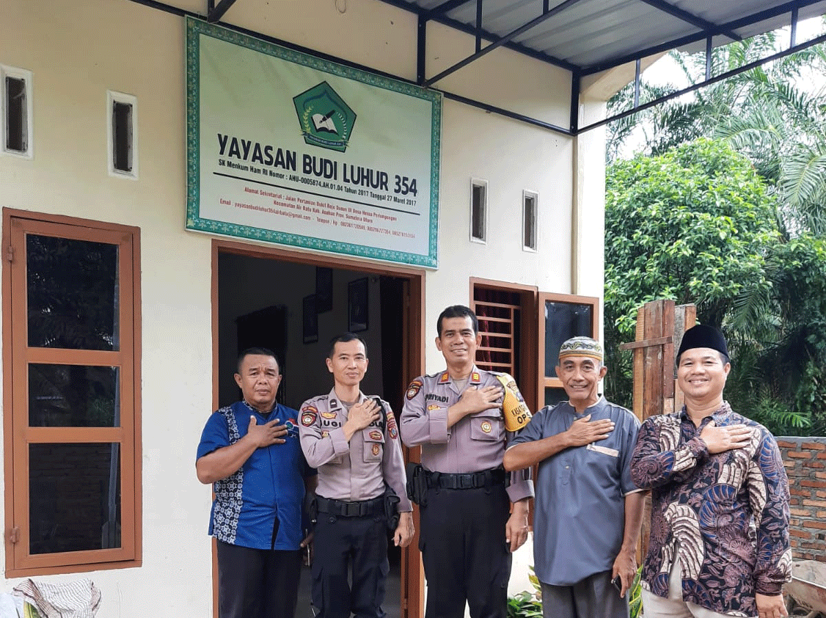 Foto bersama usai pembukaan pesantren kilat
