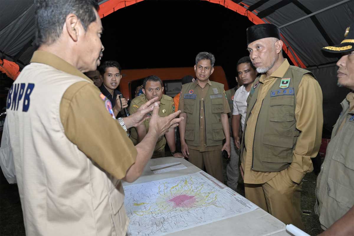 Gubernur dengarkan paparan tim yang bekerja di lapangan