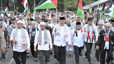 Gubernur bersama ribuan warga longmarch dukung Palestina