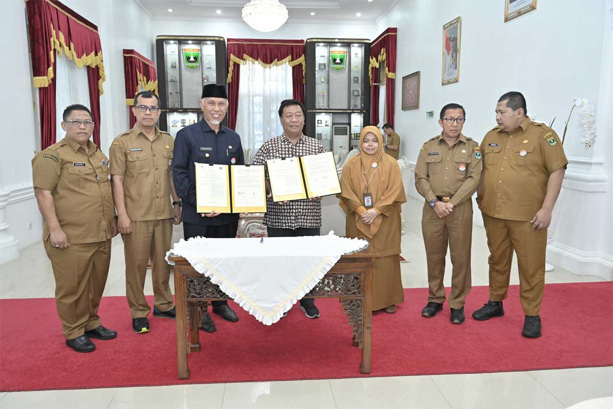 Foto bersama usai penandatanganan kerja sama. (pemprov)