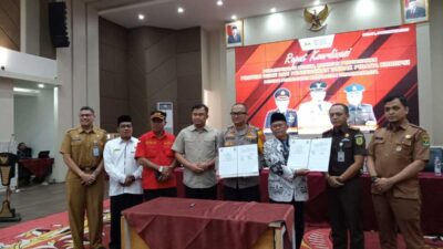 Foto bersama usai penandatanganan kerja sama.