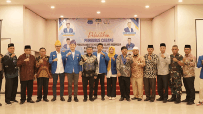 Foto bersama setelah pengukuhan Pengurus Cabang PMII Asahan