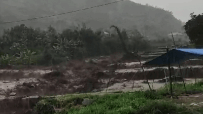 Banjir bandang di Nagari Surian