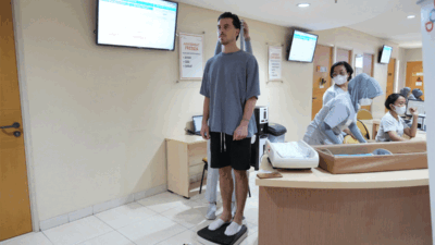 Tom Haye jalani serangkaian pemeriksaan di rumah sakit. (pssi)