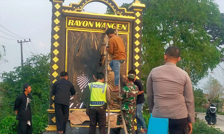 Pembongkaran tugu silat di Lamongan