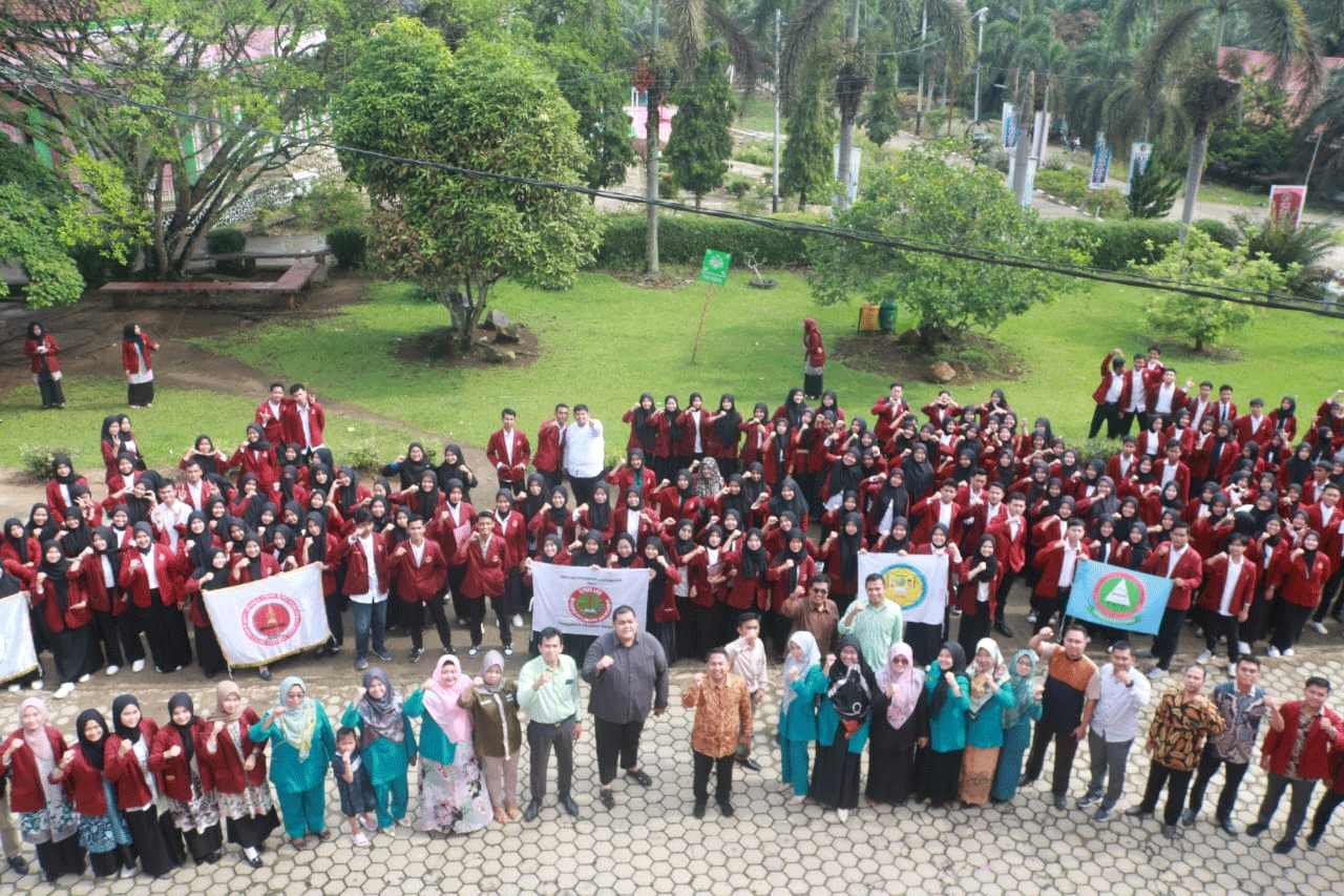 Foto bersama usai pelantikan