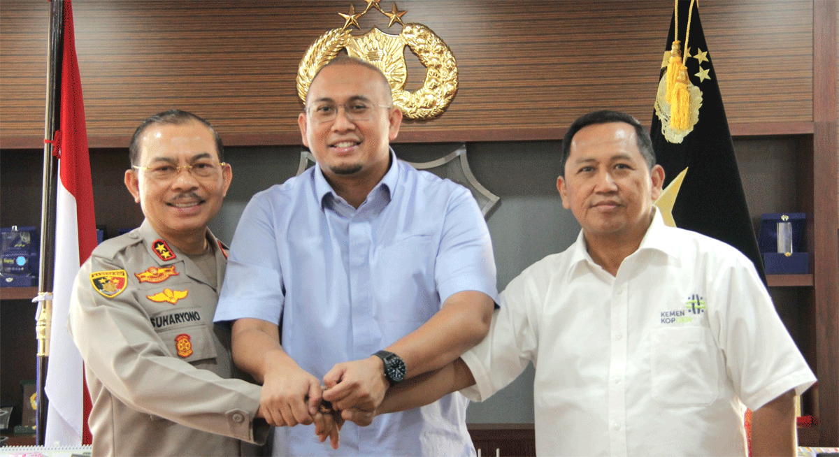 Foto bersama usai pertemuan.