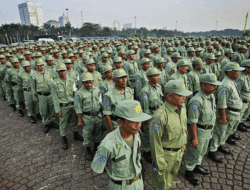 Bertugas Amankan Pemilu di TPS, Apa Beda Hansip dengan Satlinmas?