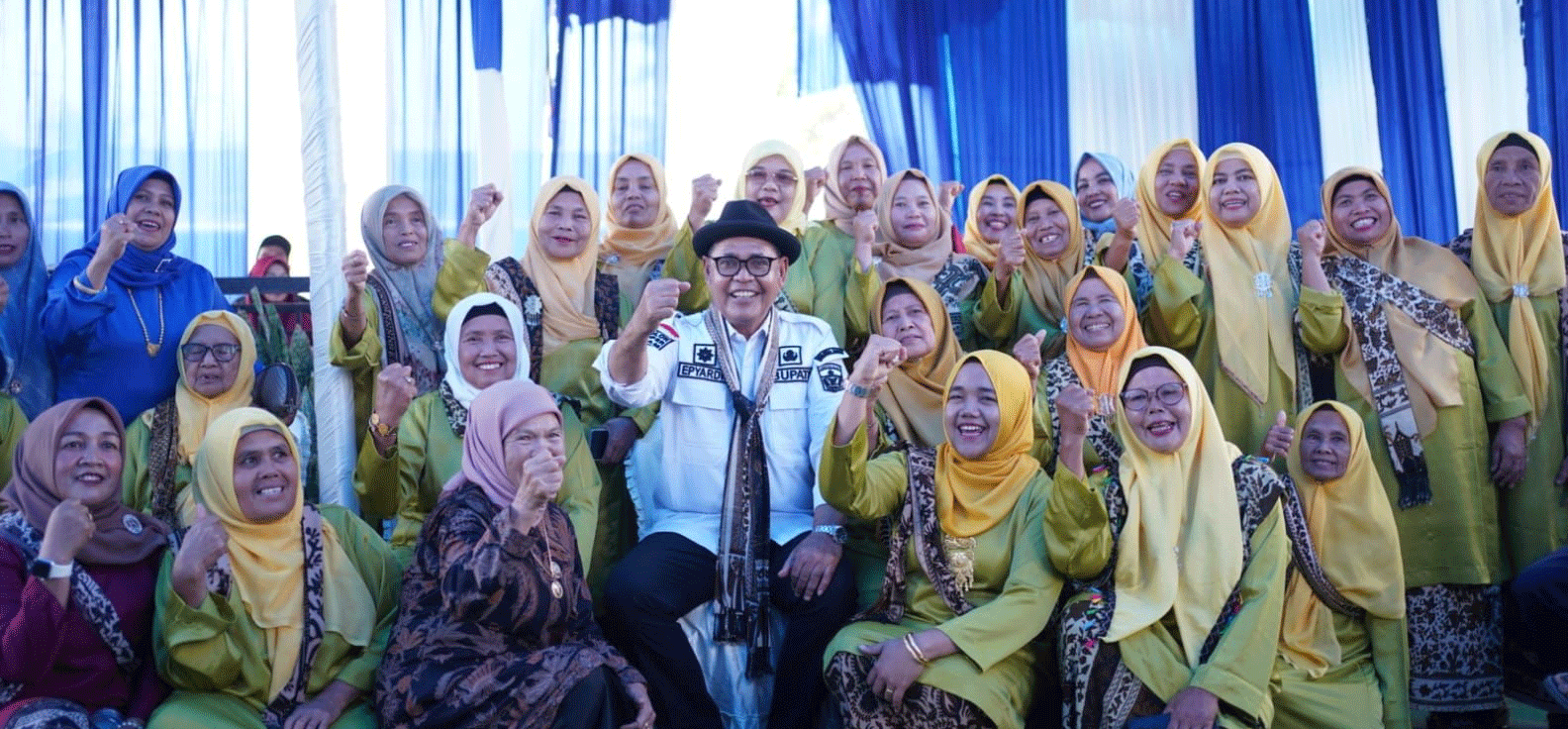 Foto bersama usai pertemuan