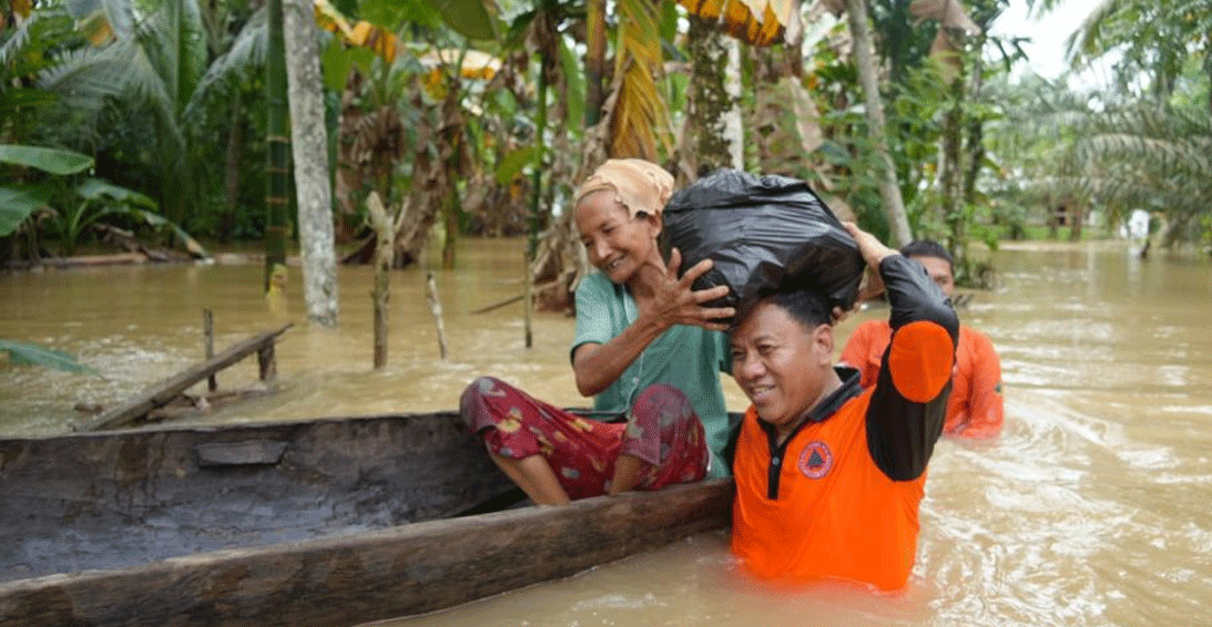 Banjir genangi pemukiman penduduk di Kuansing. (riau.go.id)