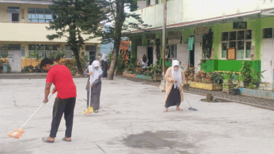 Marapi Berstatus Siaga, Kegiatan Luar Ruang Sekolah di Padang Panjang Dihentikan Sementara